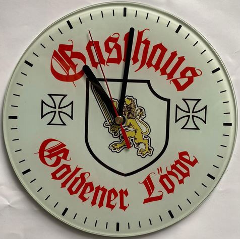 Wanduhr aus Glas - Gasthaus Goldener Löwe